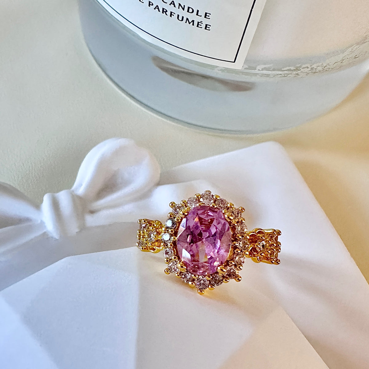 Royal-inspired Elegance Gold Vintage Statement Ring