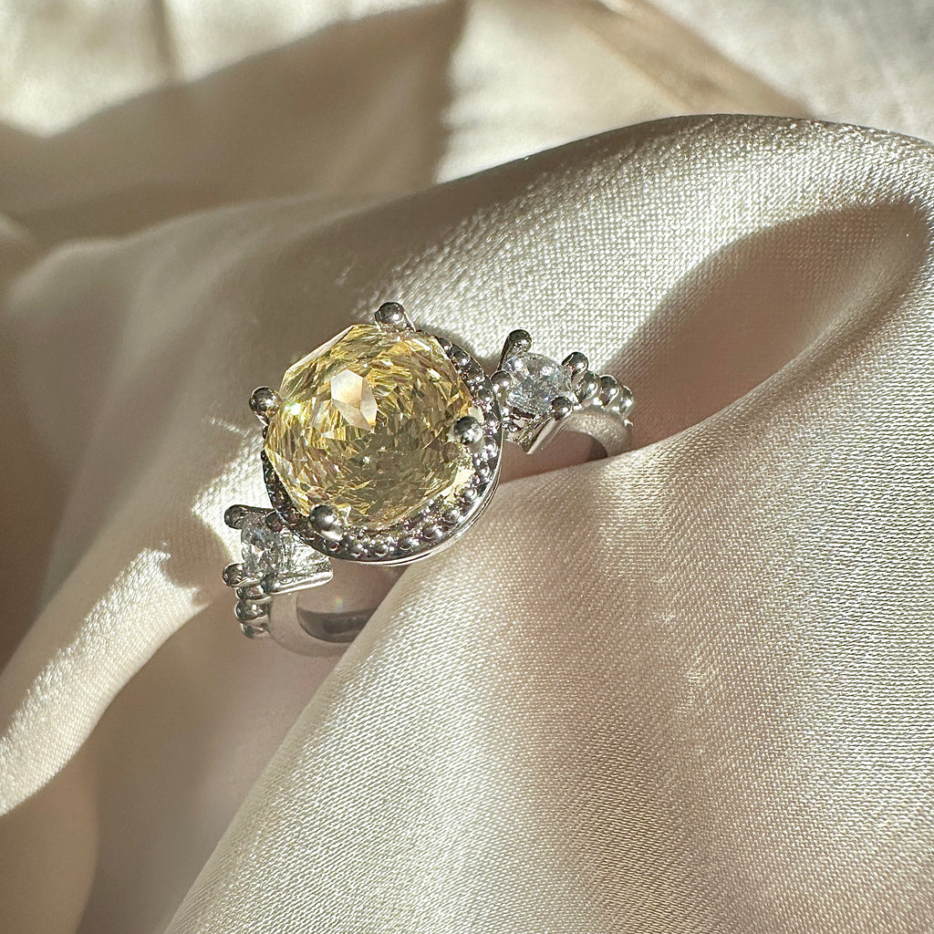 Yellow Citrine-Style Ring|Round Crackle Crystal Halo Ring