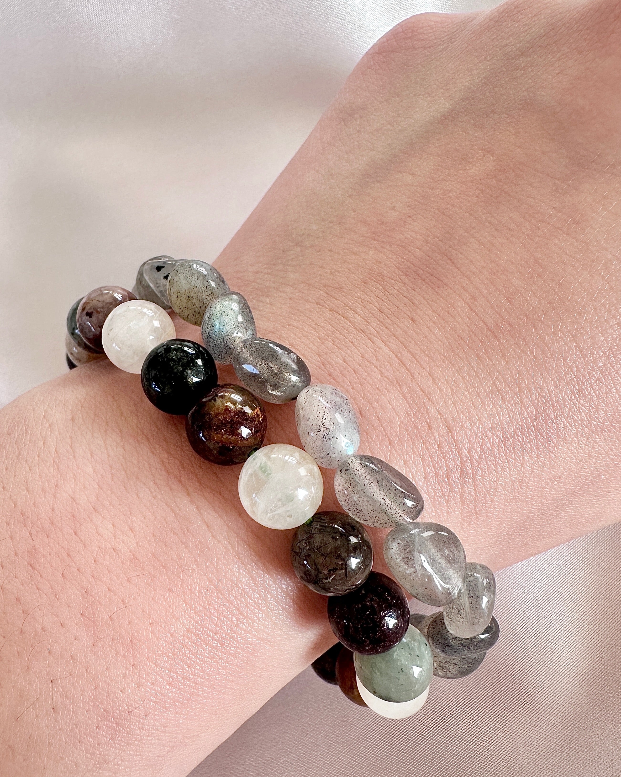 Natural Moonstone Bracelet — 8mm Emotional Regulation & Traveler's Protection