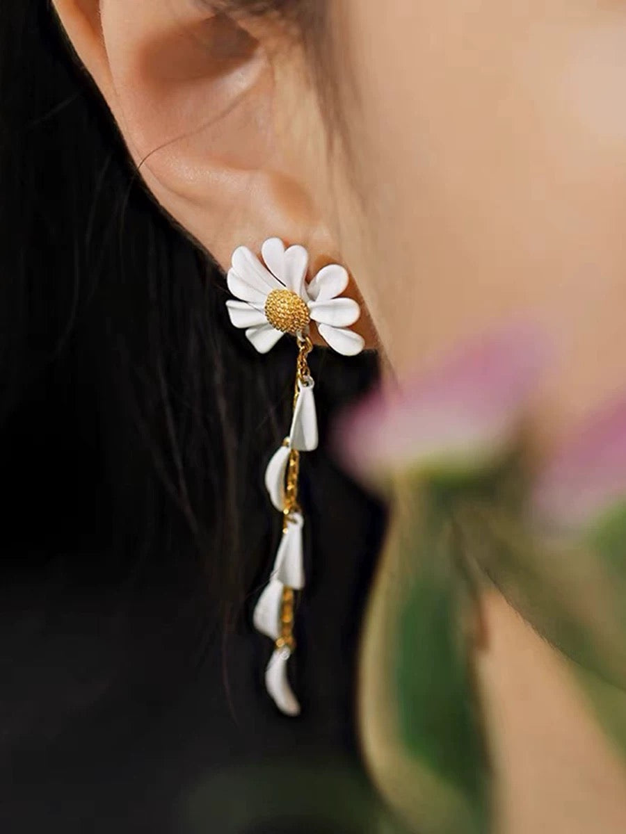 Kate Spade New York: Daisy Falling Petal Linear Earrings