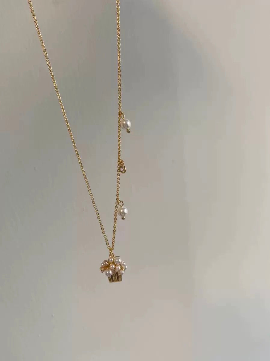 Kate Spade New York Popcorn Pendant Necklace Pearl Crystal Gold Tone Movie Night